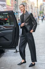 KARLIE KLOSS Out Waiting a Ride in New York 10/21/2024