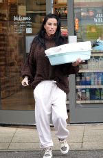 KATIE PRICE Shopping at a Local Pet Shop 10/31/2024
