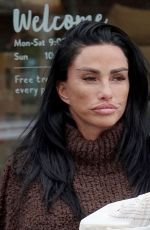 KATIE PRICE Shopping at a Local Pet Shop 10/31/2024