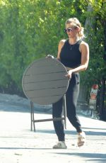KELLY RIZZO Clears Out Garage Leaves Old Furniture on Studio City Street 10/03/2024