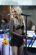 KELSEA BALLERINI Performs on NBC