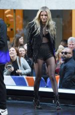 KELSEA BALLERINI Performs on NBC