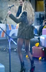 KELSEA BALLERINI Performs on NBC