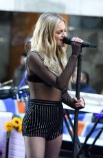 KELSEA BALLERINI Performs on NBC