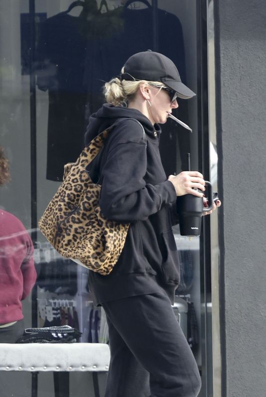 KIMBERLY STEART Leaves a Gym in Studio City 10/04/2024