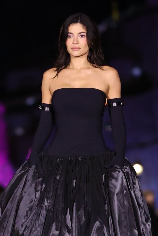 KYLIE JENNER Closes Coperni Runway Show at Disneyland in Paris 10/01/2024
