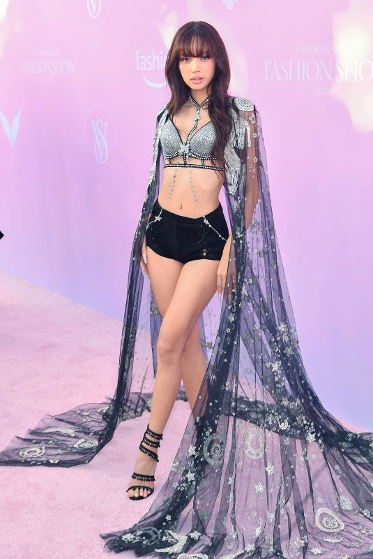 LALISA MANOBAL at 2024 Victoria’s Secret Fashion Show in New York 10/15/2024
