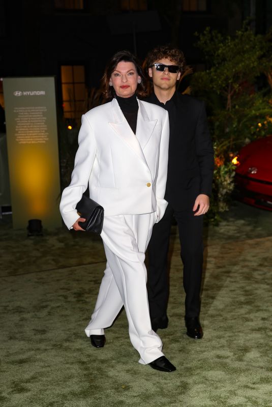 LINDA EVANGELISTA Arrives at WSJ. Magazine 2024 Innovator Awards in New York 10/29/2024
