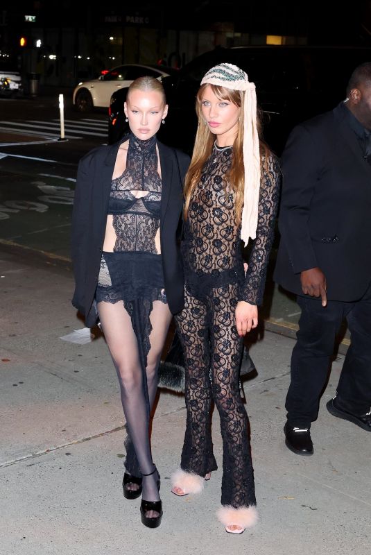 MEREDITH DUXBURY and IVY GETTY Arrives at Victoria