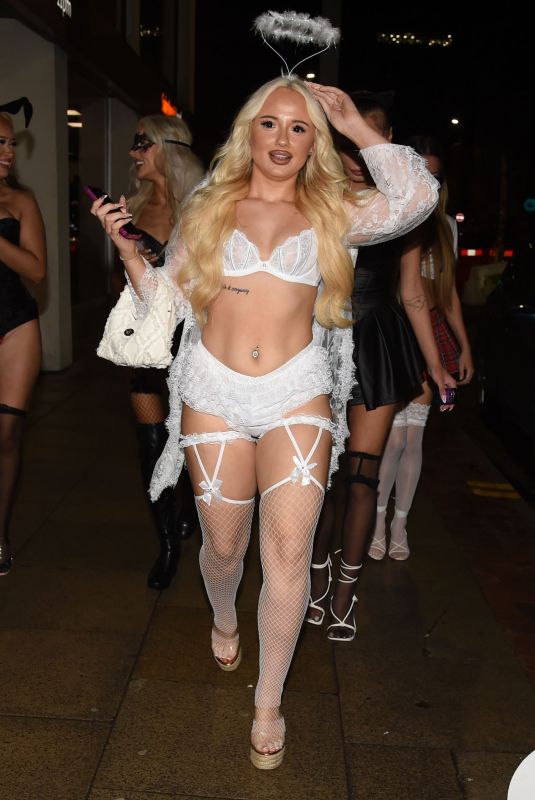 MIA WINWARD Arrives at Chinawhite nightclub Halloween Party in Manchester 10/25/2024