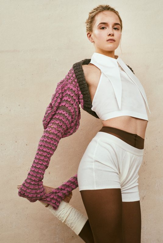 MIRIAM PETCHE for ContentMode Magazine, October 2024