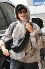 NAOMI SCOTT Arrives at Burbank Airport 10/06/2024