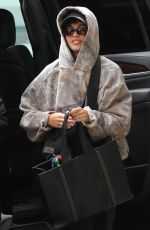 NAOMI SCOTT Arrives at Burbank Airport 10/06/2024