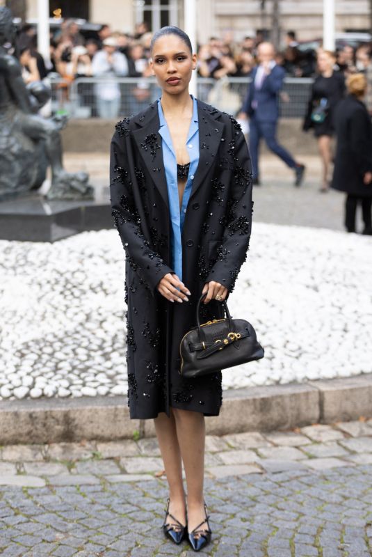 NARA SMITH Arrives at Miu Miu Fashion Show at Paris Fashion Week 10/01/2024
