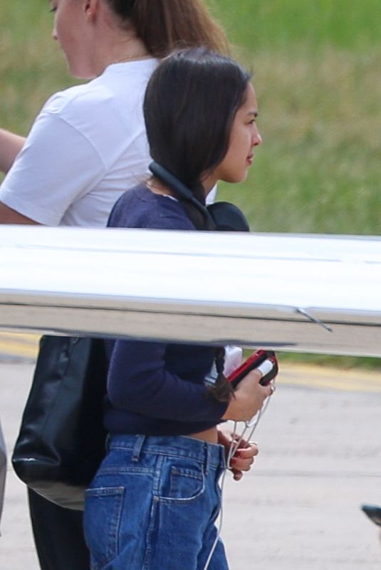 OLIVIA RODRIGO Boarding a Plane at Melbourne Airport 10/15/2024