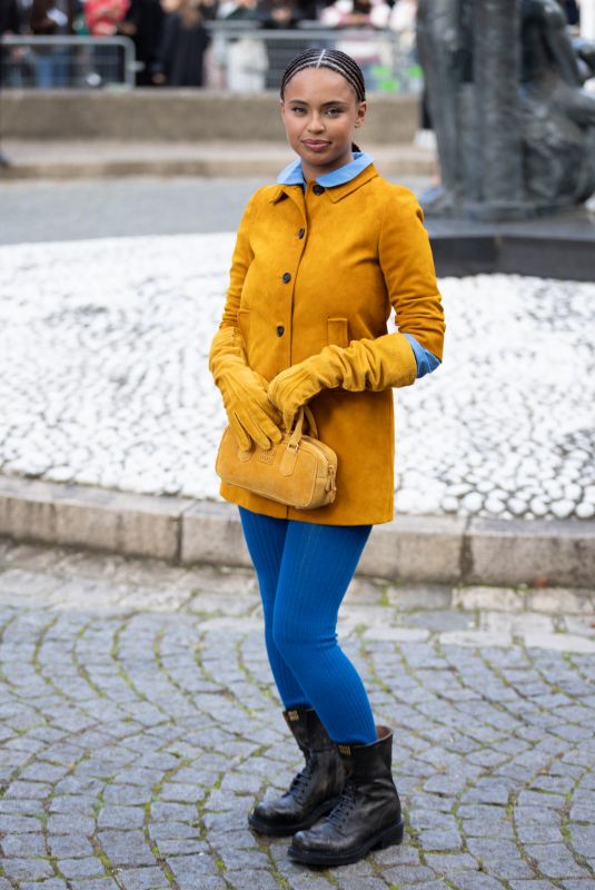 PAOLA LOCATELLI Arrives at Miu Miu Fashion Show at Paris Fashion Week 10/01/2024