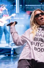 RENEE RAPP Performs at 2024 Austin City Limits Music Festival in Austin 10/05/2024