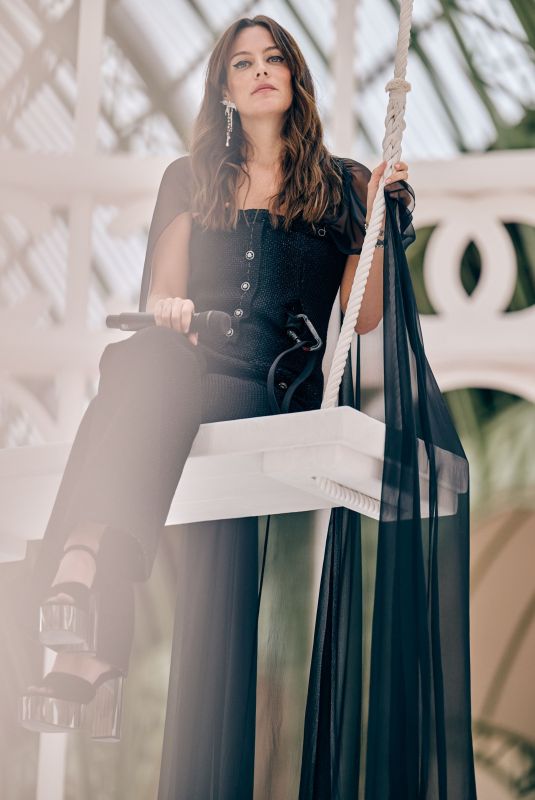 RILEY KEOUGH for Elle Magazine, October 2024
