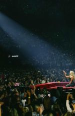 SABRINA CARPENTER - Short N