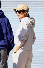 SANDRA BULLOCK Taking Her Children to a Weekend Sewing Class in Los Angeles 10/13/2024