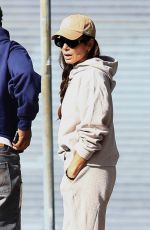 SANDRA BULLOCK Taking Her Children to a Weekend Sewing Class in Los Angeles 10/13/2024