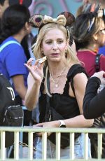 SARAH MICHELLE GELLAR and Freddie Prinze Jr Celebrates Their Daughter