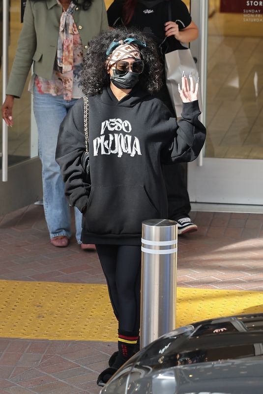SAWEETIE Shopping at Neiman Marcus in Los Angeles 10/24/2024