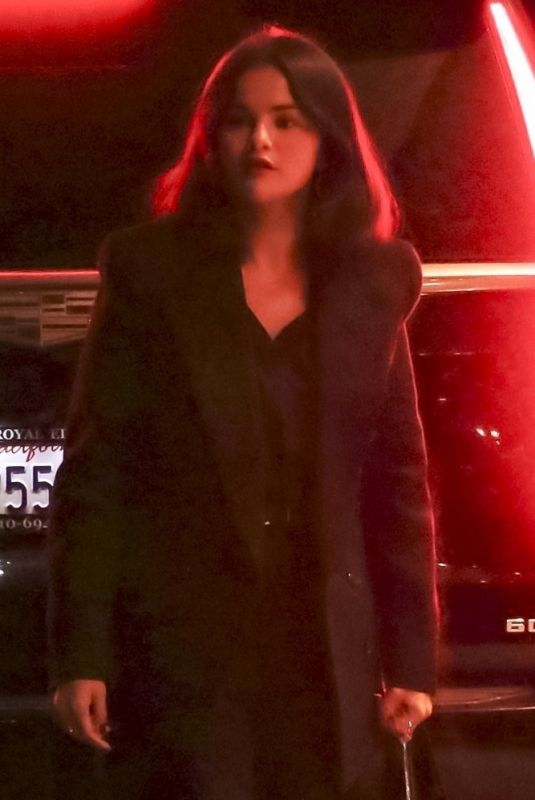 SELENA GOMEZ Greets Fans While Promoting Her New Movie Emilia Perez in Hollywood 10/22/2024