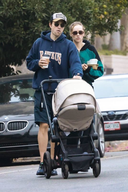 SUKI WATERHOUSE and Robert Pattinson Out for a Family Breakfast with Their Baby in Los Feliz 10/06/2024