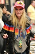 TARA REID at Hollywood Show at Marriott Burbank Airport Hotel in Burbank 10/19/2024