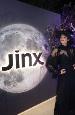 TAYLOR HILL at Jinx Dog Food