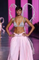 TAYLOR HILL Walks Runway at Victoria