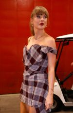 TAYLOR SWIFT Arrives at New Orleans Saints vs Kansas City Chiefs Game at Arrowhead Stadium in Kansas City 10/07/2024