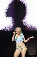 ZARA LARSSON Performs at Chase Center in San Francisco 10/04/2024