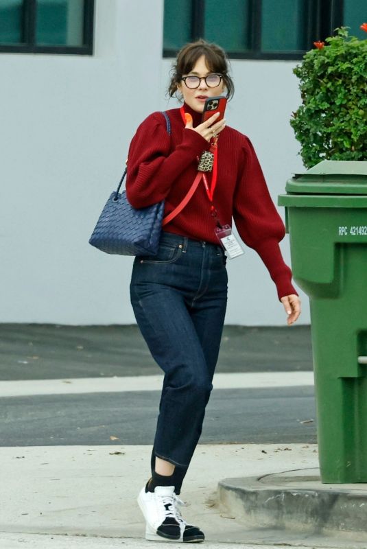 ZOOEY DESCHANEL Leaves a Meeting in Los 10/21/2024