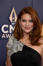 ALECIA DAVIS at 58th Annual CMA Awards at Bridgestone Arena in Nashville 11/20/2024