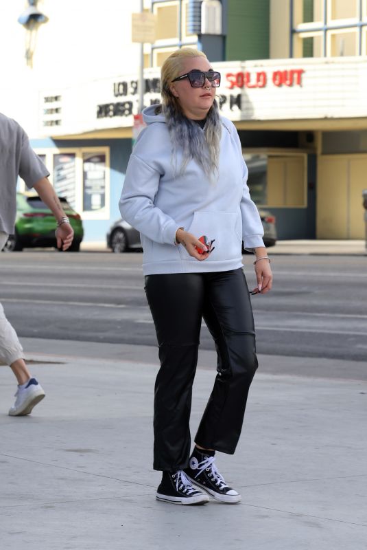AMANDA BYNES Out in Los Angeles 11/05/2024
