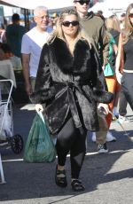 BEBE REXHA Shopping at Farmer