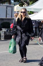 BEBE REXHA Shopping at Farmer