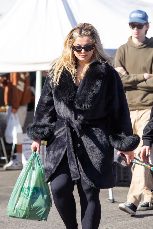 BEBE REXHA Shopping at Farmer