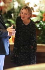 CAREY MULLIGAN Leaves Elee