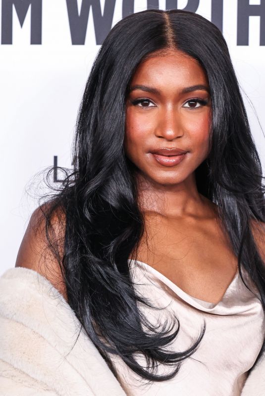 CARLACIA GRANT at L
