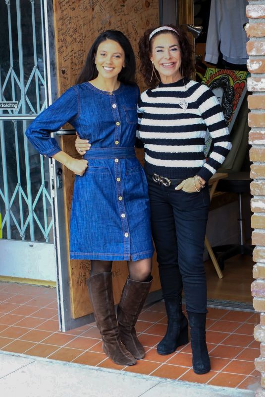 CATHERINE LINDSTONE Shopping at Claudia Wells