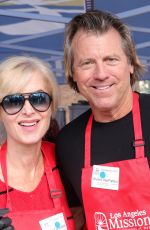 EILEEN DAVIDSON Serves Food to Homeless at LA Mission in Los Angeles 11/27/2024