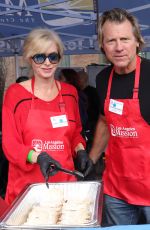 EILEEN DAVIDSON Serves Food to Homeless at LA Mission in Los Angeles 11/27/2024