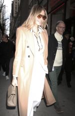 ELLE MACPHERSON on the Set of Today Show 11/15/2024
