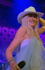 GWEN STEFANI Peforms in Brooklyn 11/17/2024