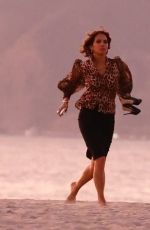 HALLE BERRY on the Set of Crime 101 on Venice Beach 11/06/2024