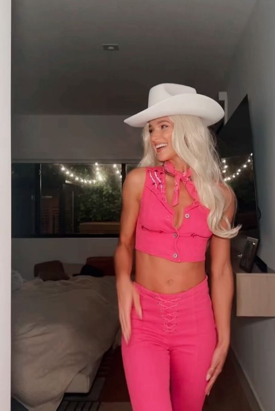 HELEN OWEN - Instagram Photos 11/08/2024