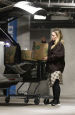 HILARY DUFF Shopping for Groceries at Whole Foods in Los Angeles 11/04/2024